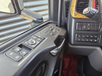 R590 V8 6X4 / 2 TANKS / NL TRUCK! 80T
